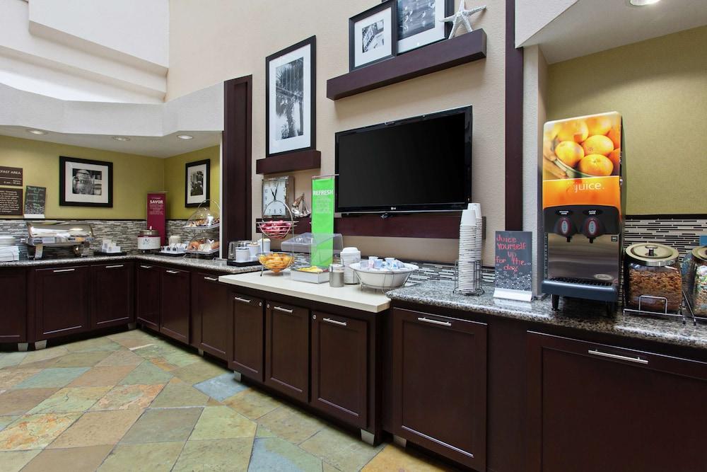 Hampton Inn Санта-Крус Экстерьер фото