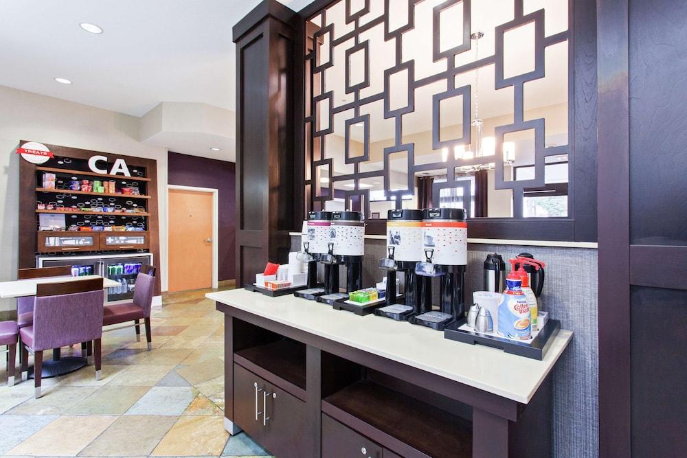 Hampton Inn Санта-Крус Экстерьер фото