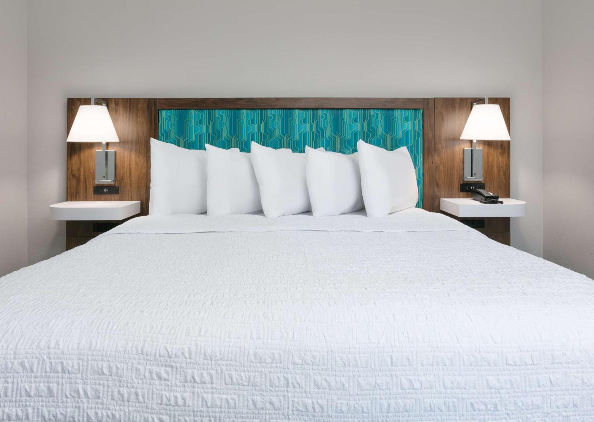 Hampton Inn Санта-Крус Экстерьер фото