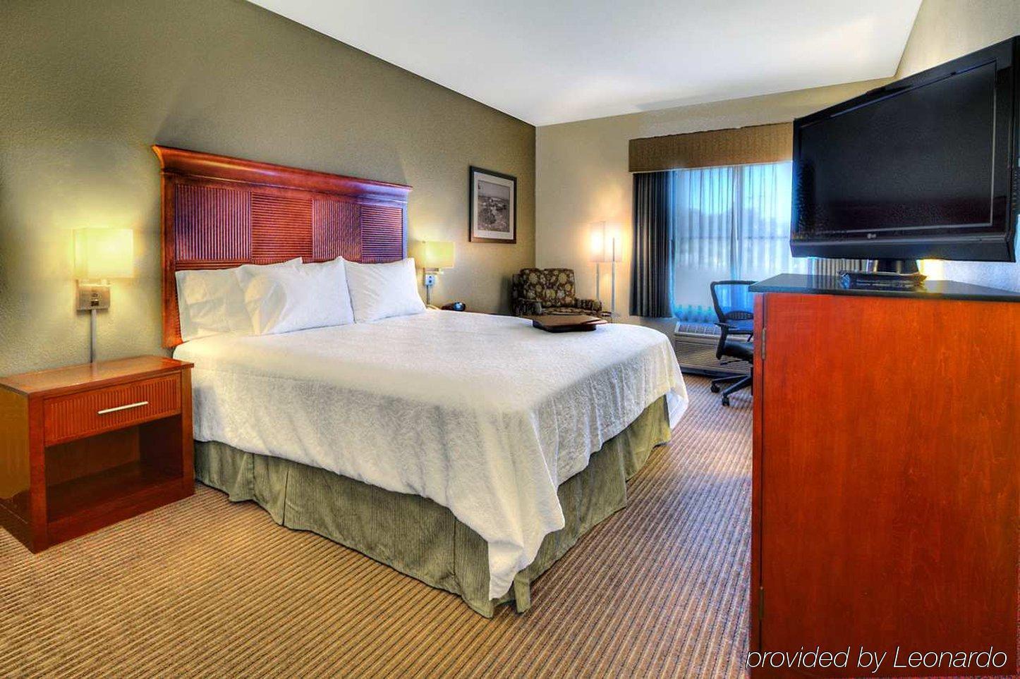 Hampton Inn Санта-Крус Экстерьер фото