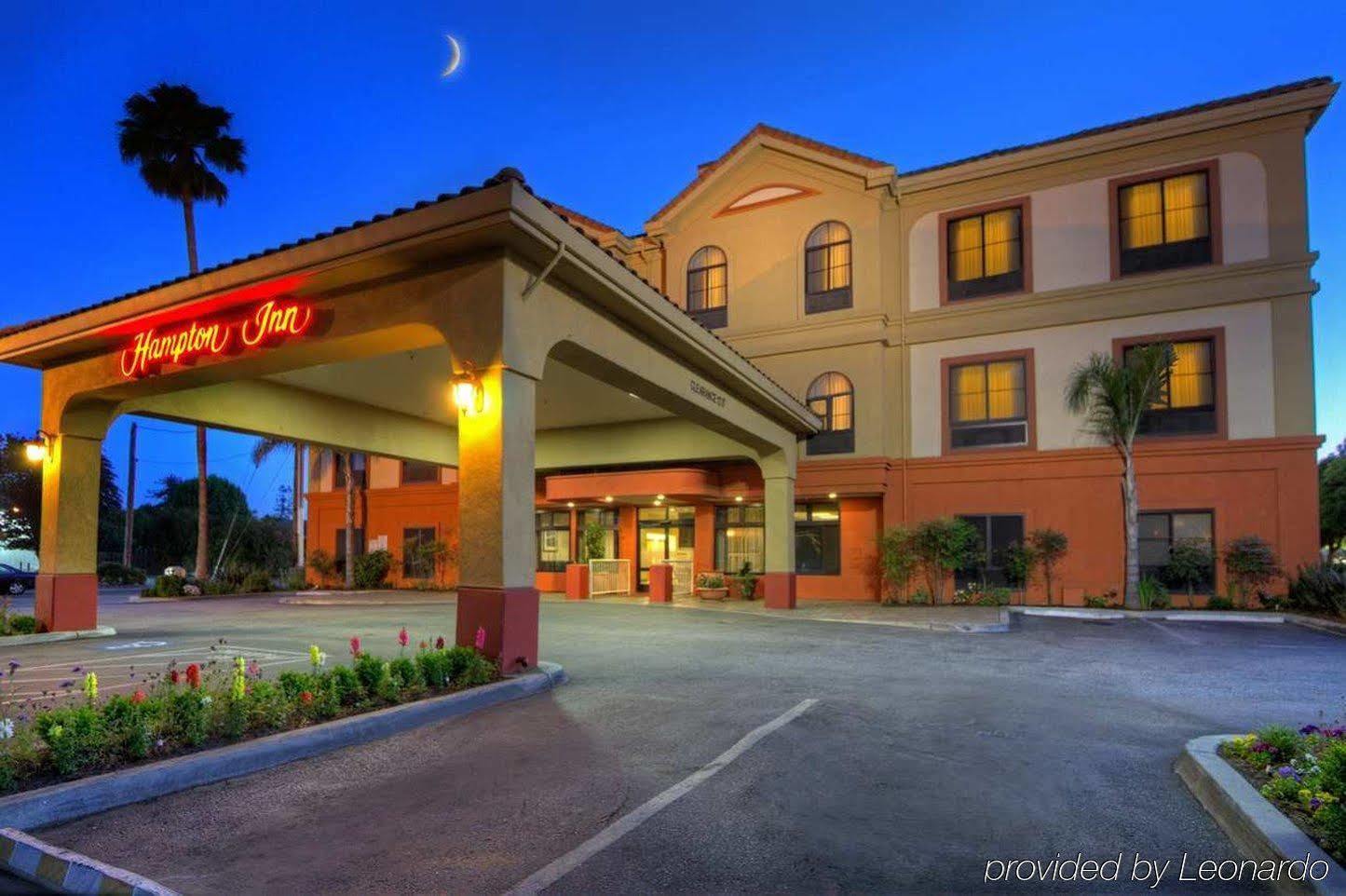 Hampton Inn Санта-Крус Экстерьер фото