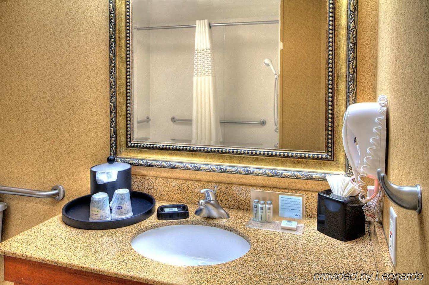 Hampton Inn Санта-Крус Экстерьер фото