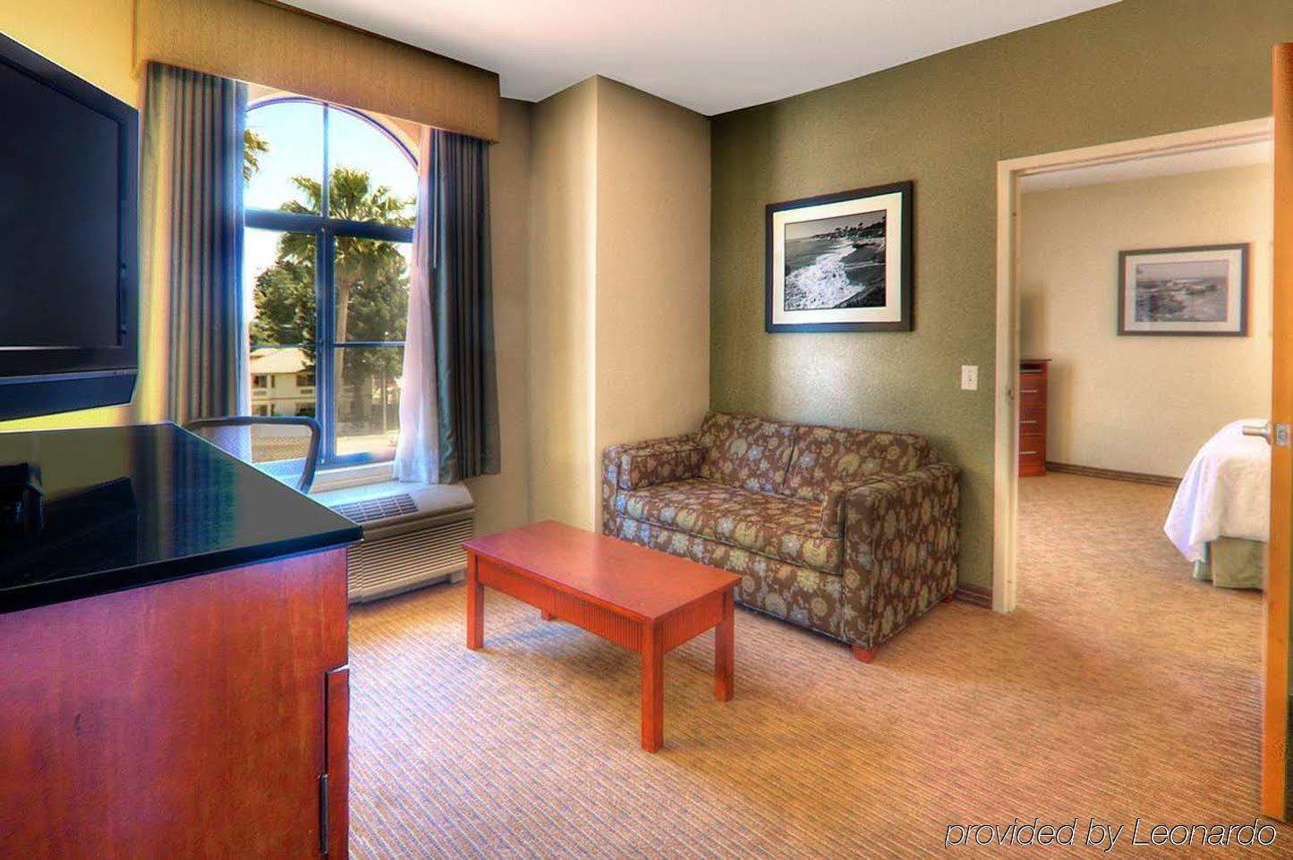 Hampton Inn Санта-Крус Экстерьер фото