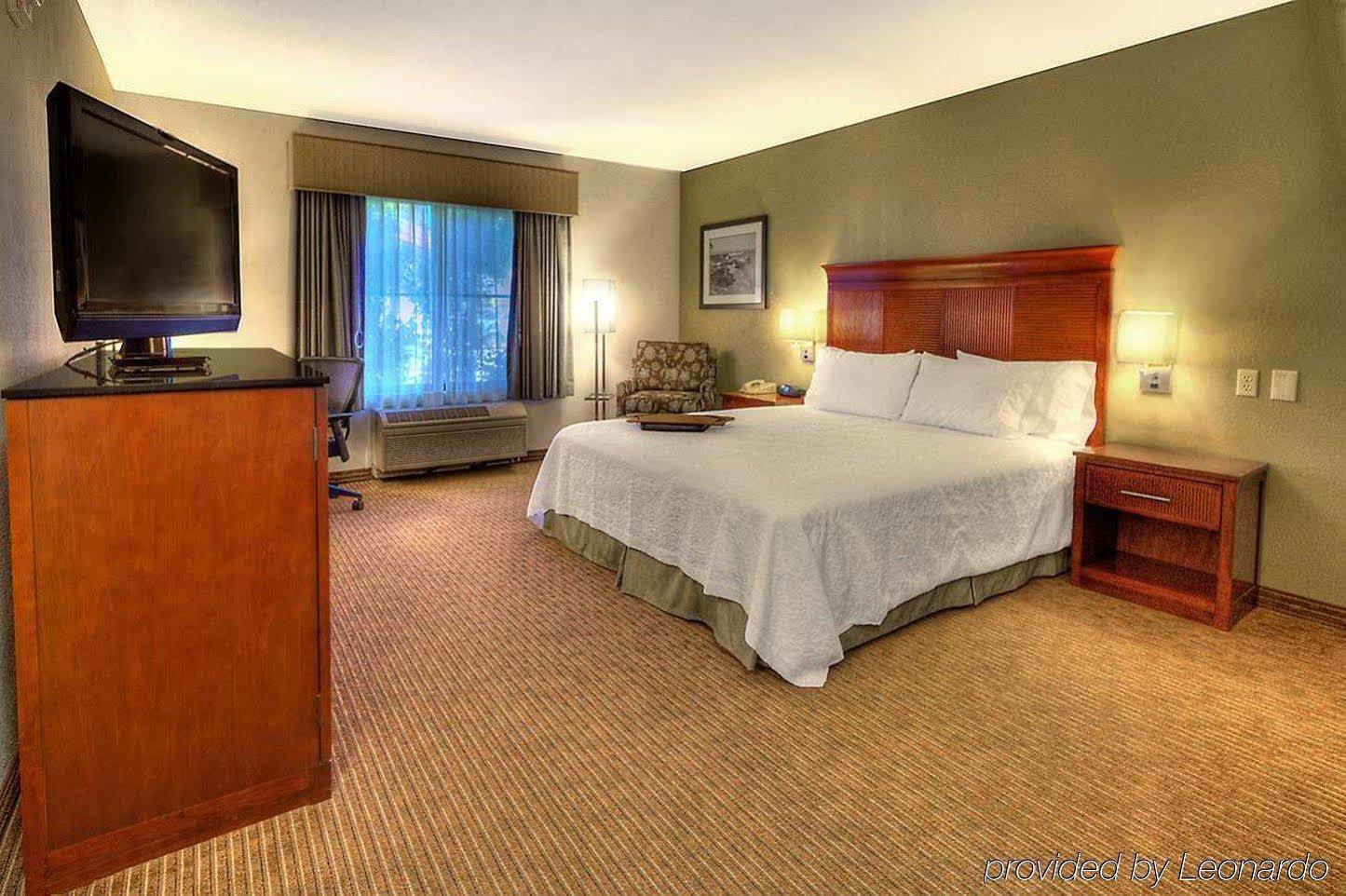 Hampton Inn Санта-Крус Экстерьер фото