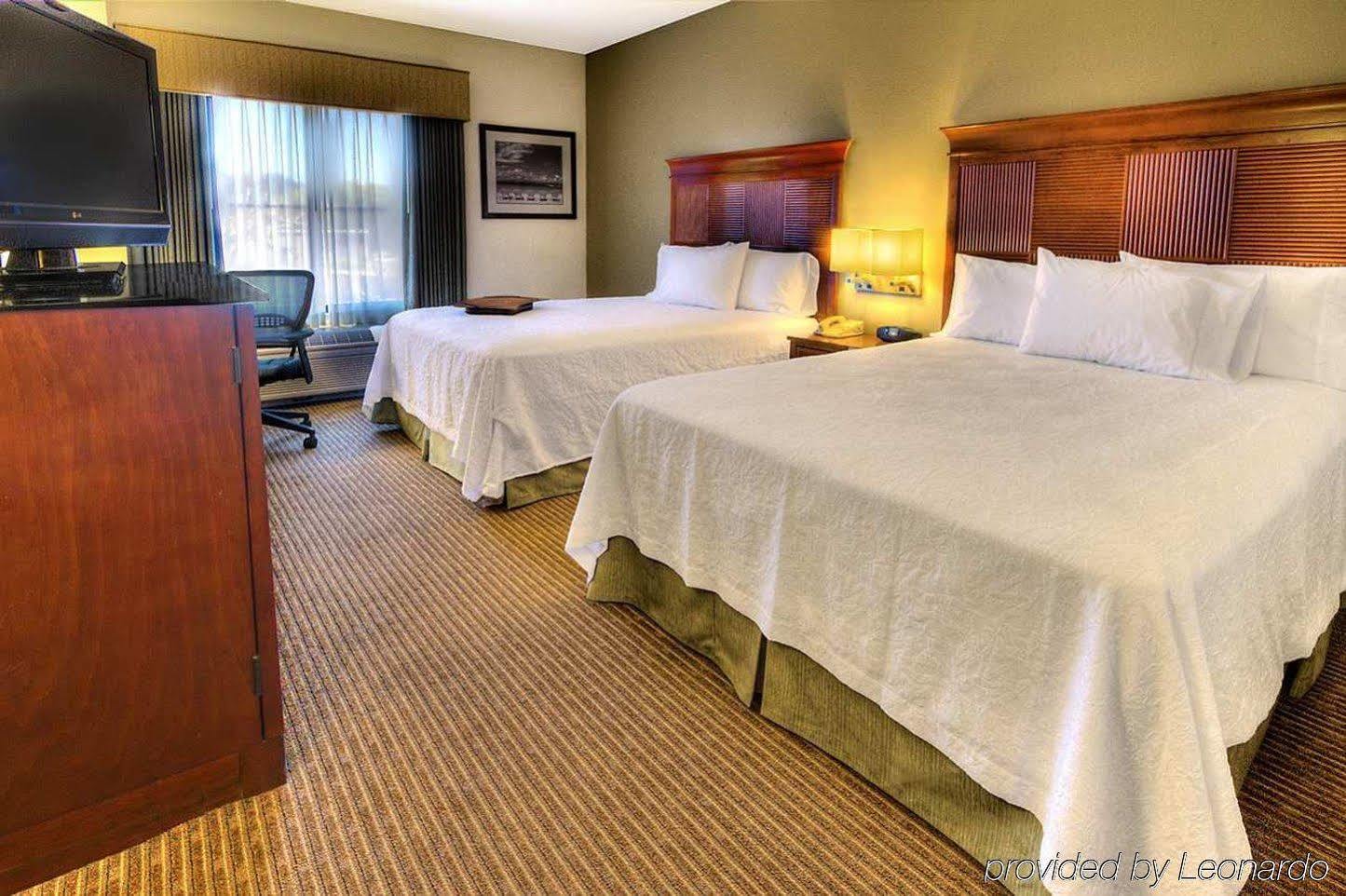 Hampton Inn Санта-Крус Экстерьер фото