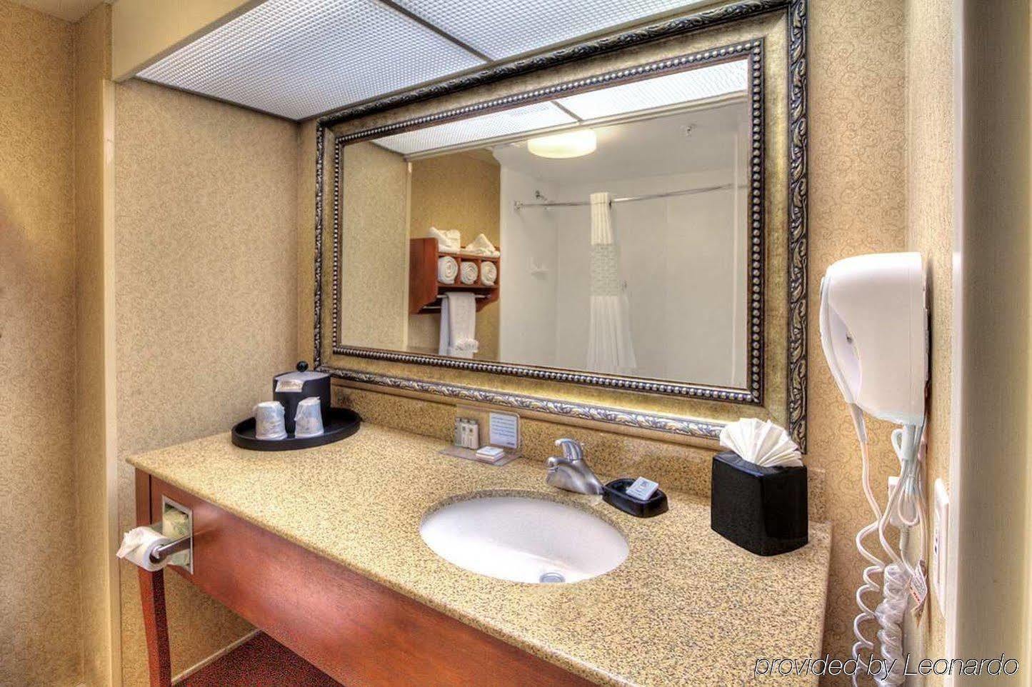 Hampton Inn Санта-Крус Экстерьер фото