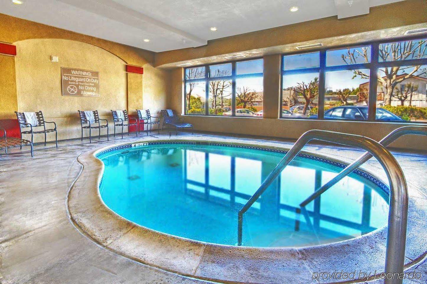 Hampton Inn Санта-Крус Экстерьер фото